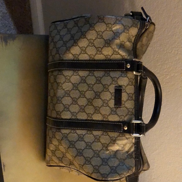 Gucci Handbags - Gucci Boston. Gently used.